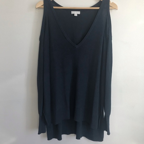 14th & Union Sweaters - 14th & Union Cold Shoulder Long Sleeve Sweater